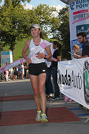 Siegerin 5km Lauf Women's Run München 2010  Julia Lettl (17:22 Minuten) (Foto: Martin Schmitz)